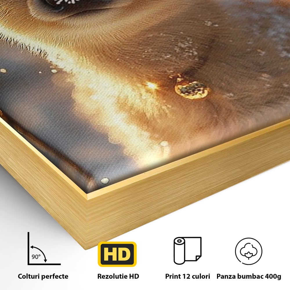 Detaliu al suprafetei: tablou canvas cu pui de caprioara, in rama de aluminiu auriu